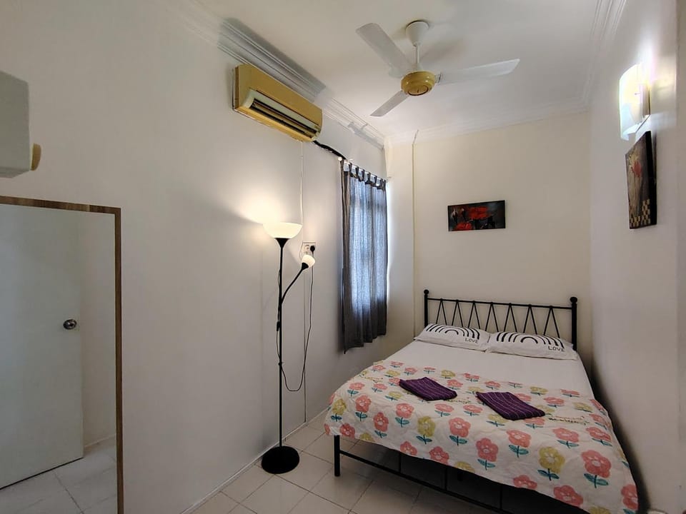 Bed, Bedroom, air conditioner