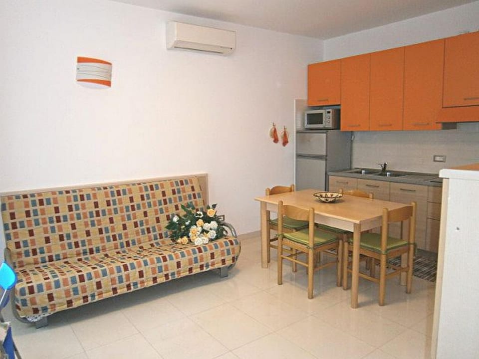 Living room, Dining area, Communal kitchen