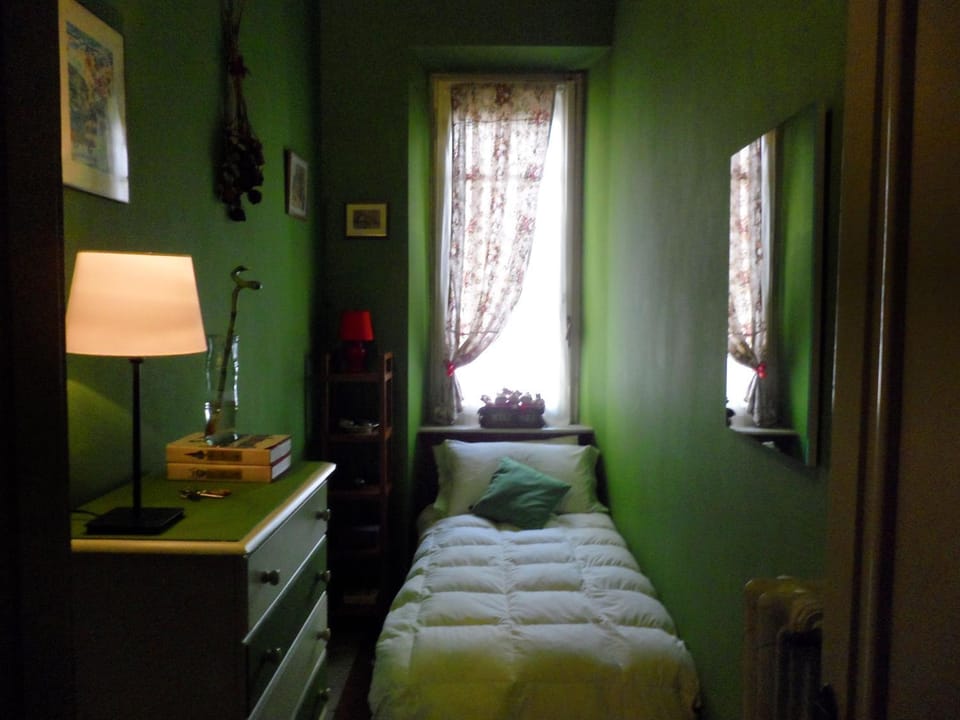 Bed, Garden view, Inner courtyard view