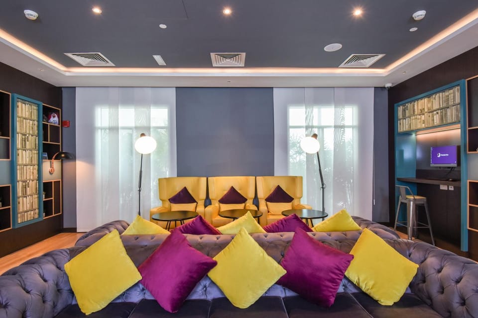 Communal lounge/ TV room