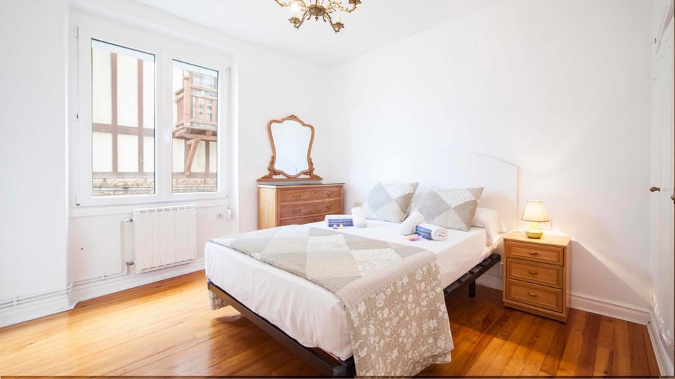 Bellavista Concha Beach - SSHousing Apartment in San Sebastian
