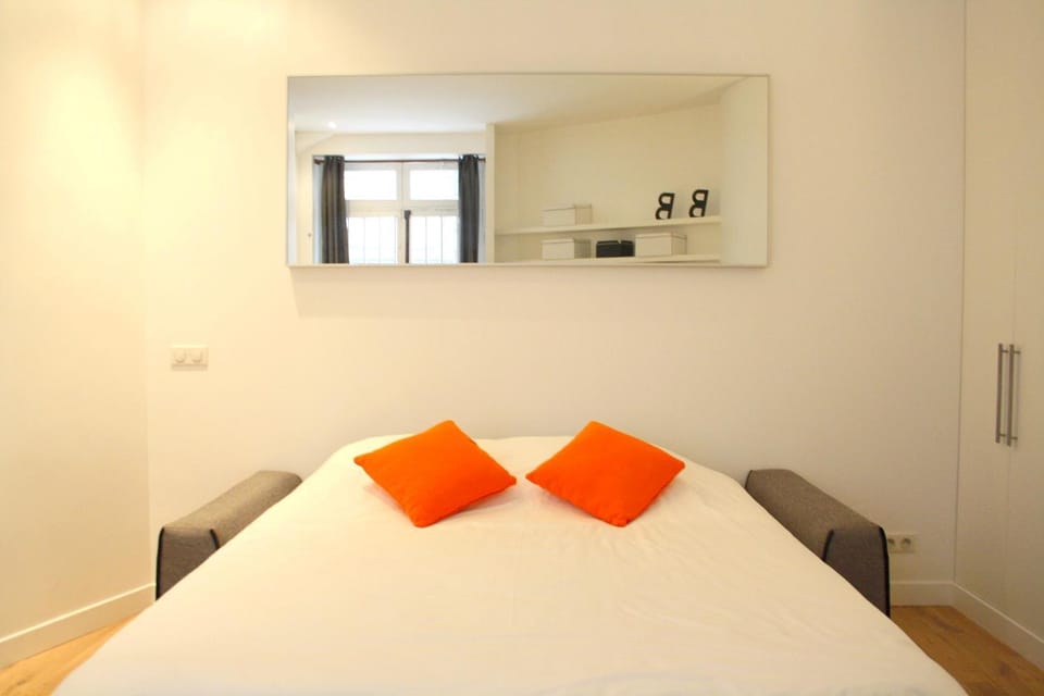 Bed, Living room, Bedroom