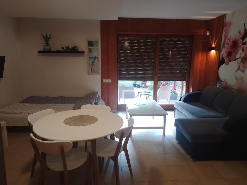 Living room, Seating area, Dining area