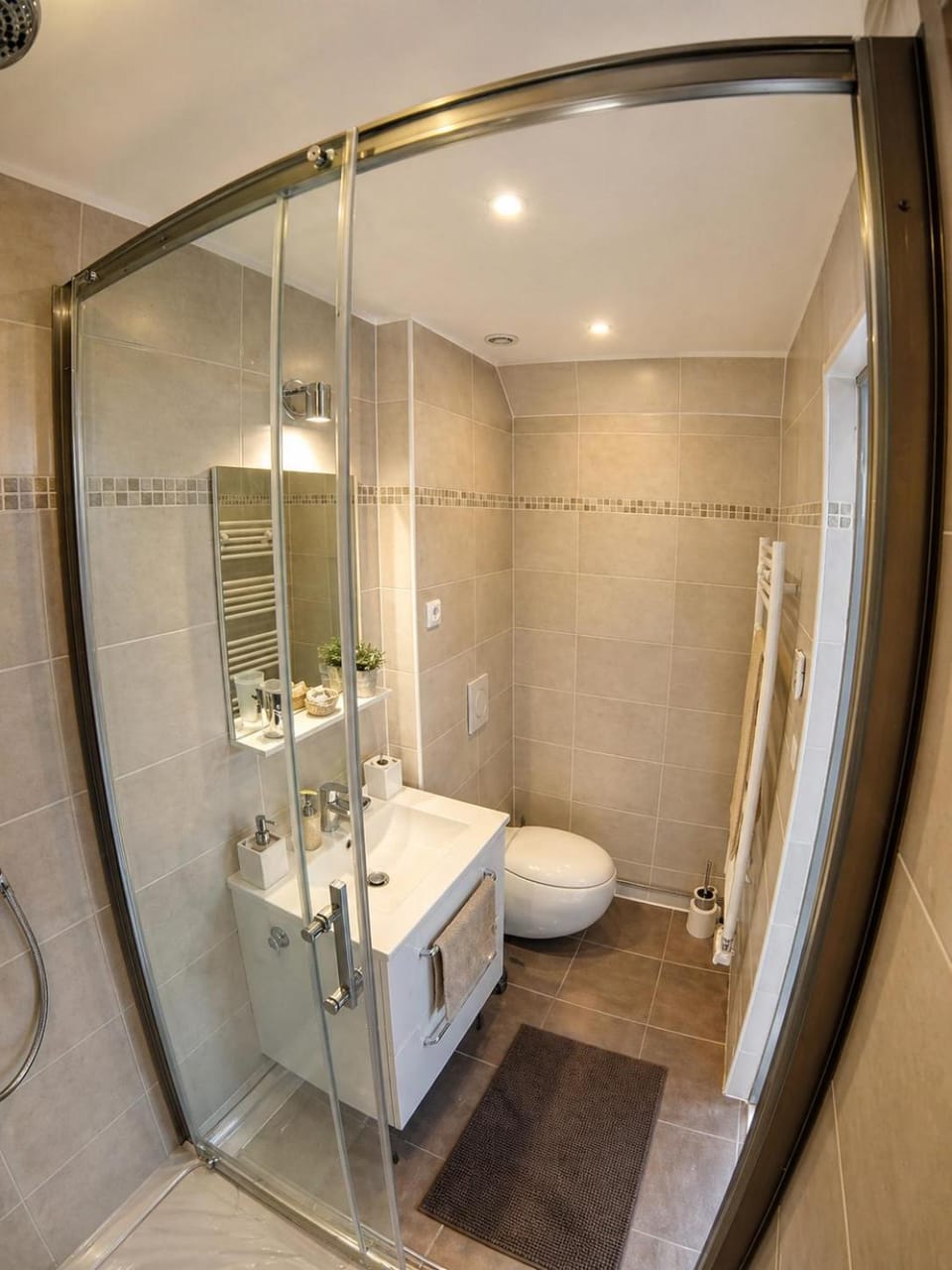 Shower, Toilet, Bathroom