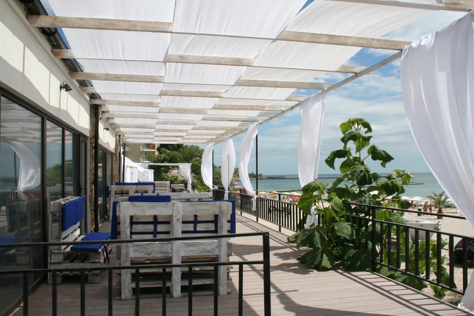 Patio, Day