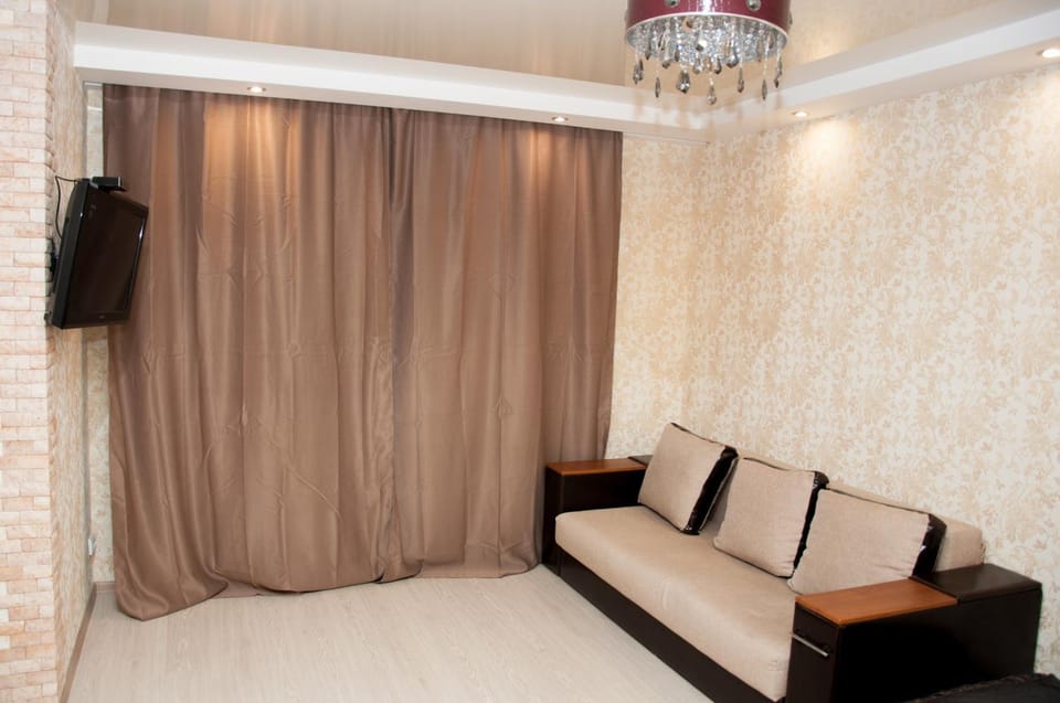 Bed, TV and multimedia, Seating area