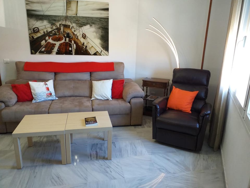 Photo of the whole room, Decorative detail