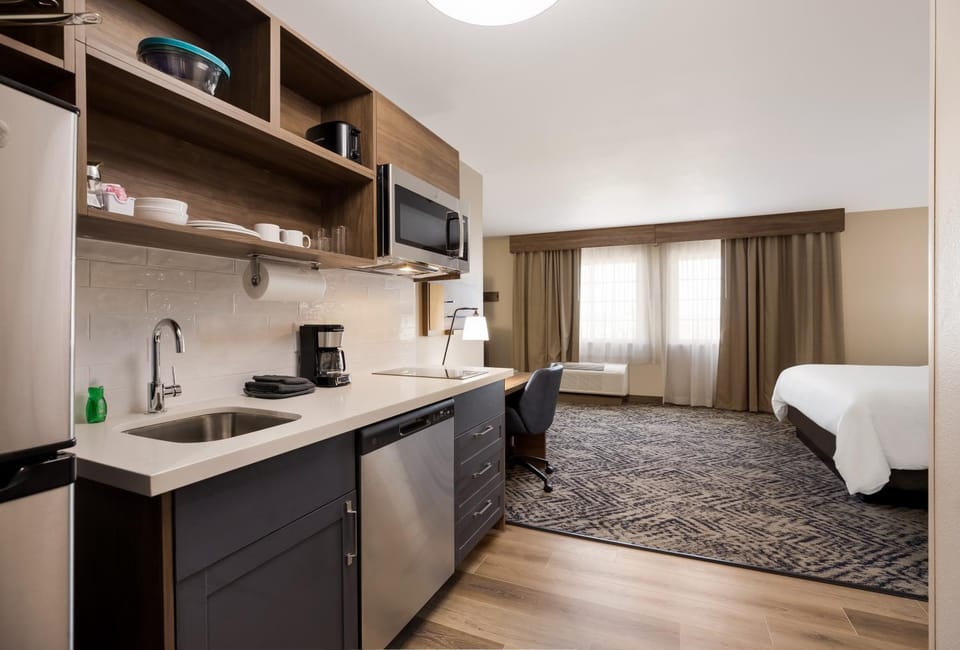 Kitchen or kitchenette, Bedroom, kitchen