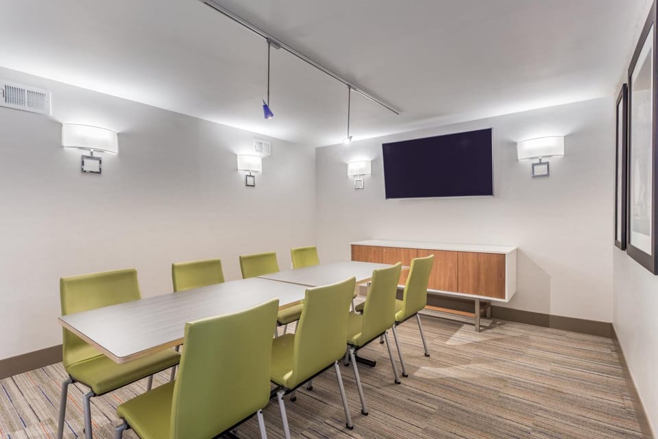 Meeting/conference room