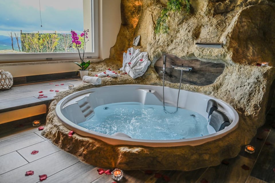 Hot Tub, Spa and wellness centre/facilities