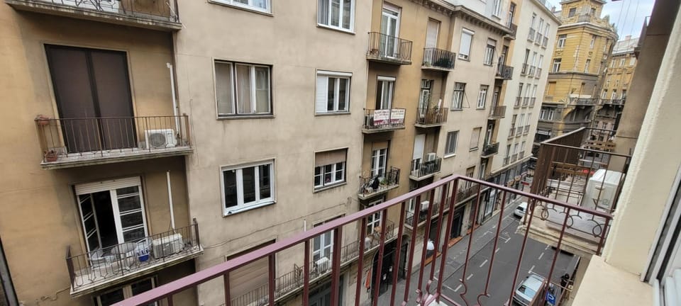 Property building, Neighbourhood, View (from property/room), Balcony/Terrace, City view, Street view