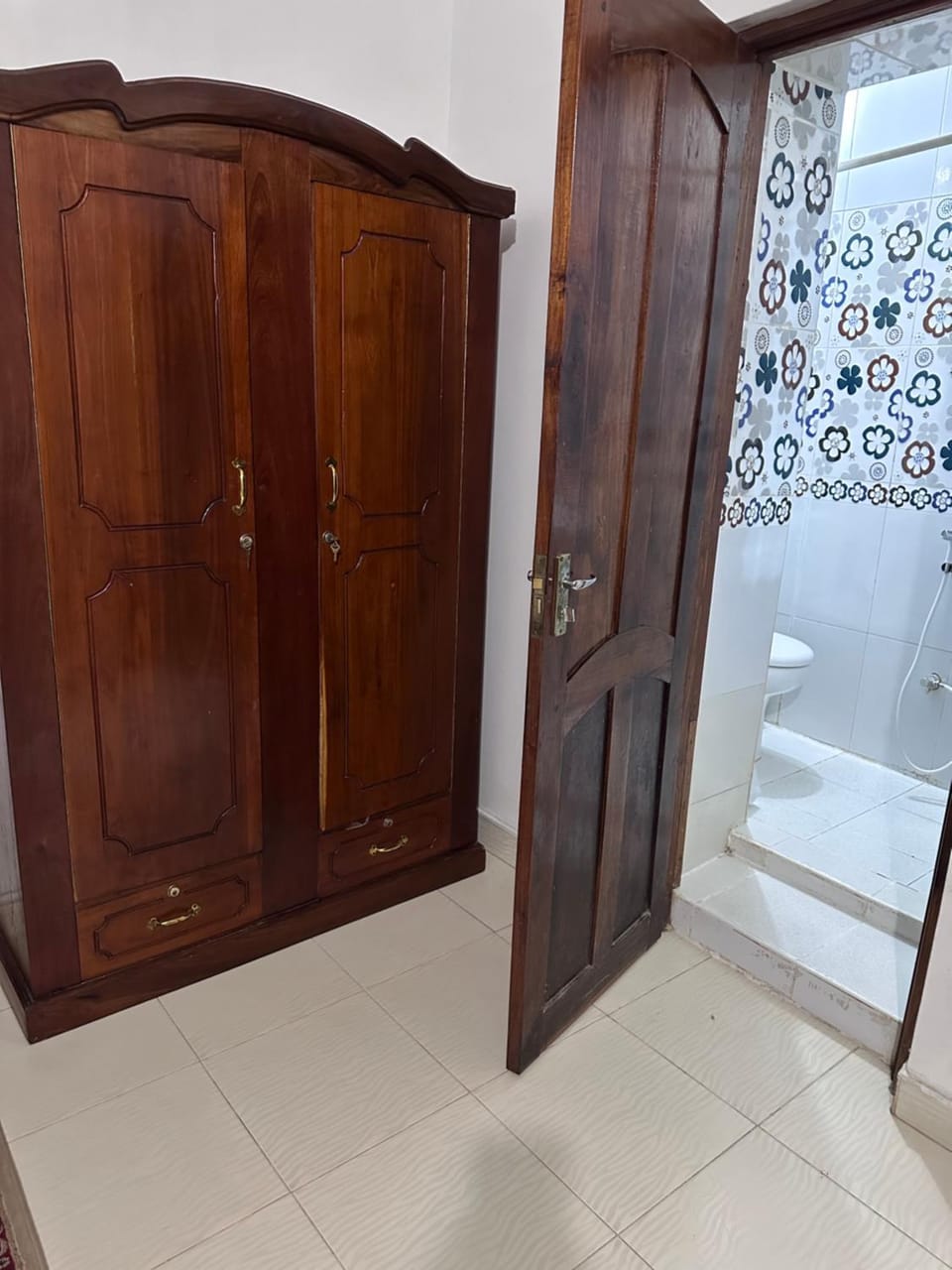 Michenzani Flat Apartment in Tanzania