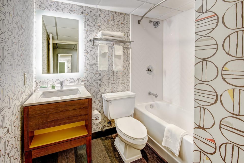Toilet, Bathroom, Bath