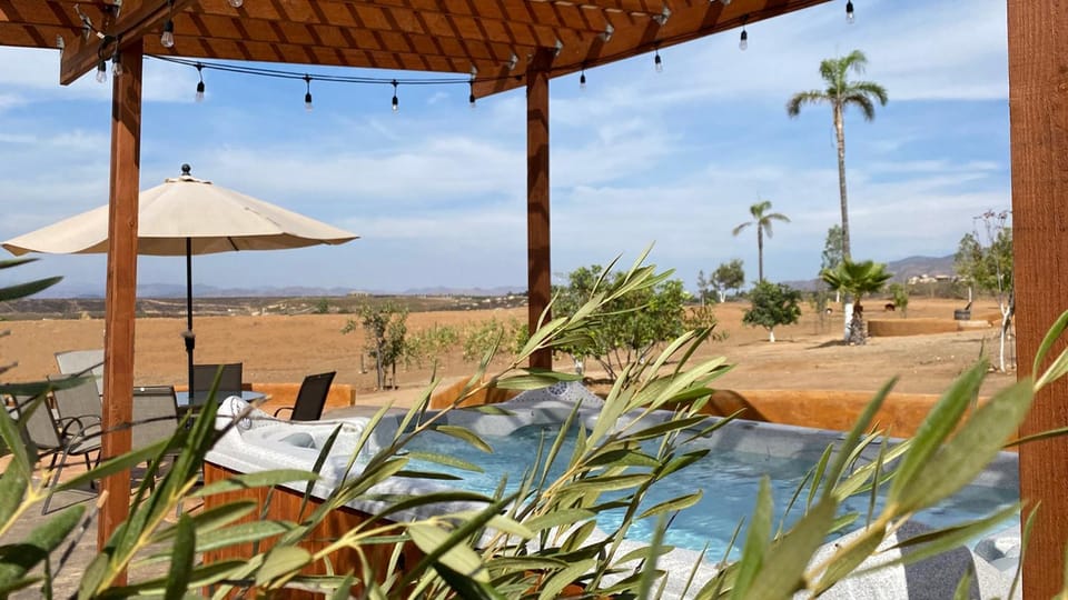 Patio, Hot Tub, Spa and wellness centre/facilities