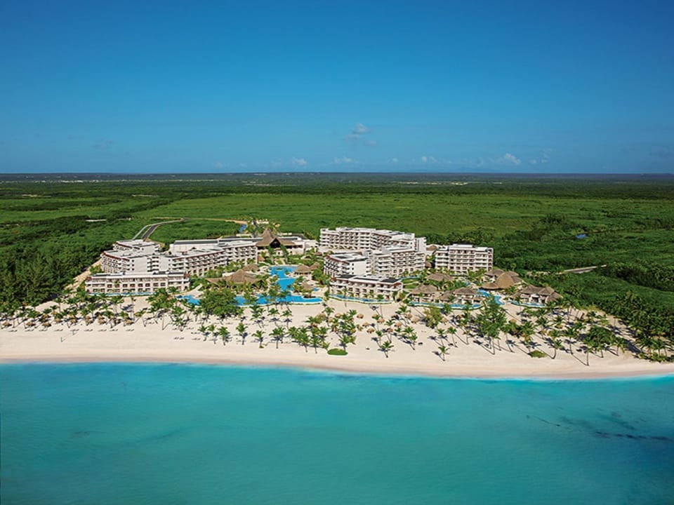 Property building, Bird's eye view, Beach