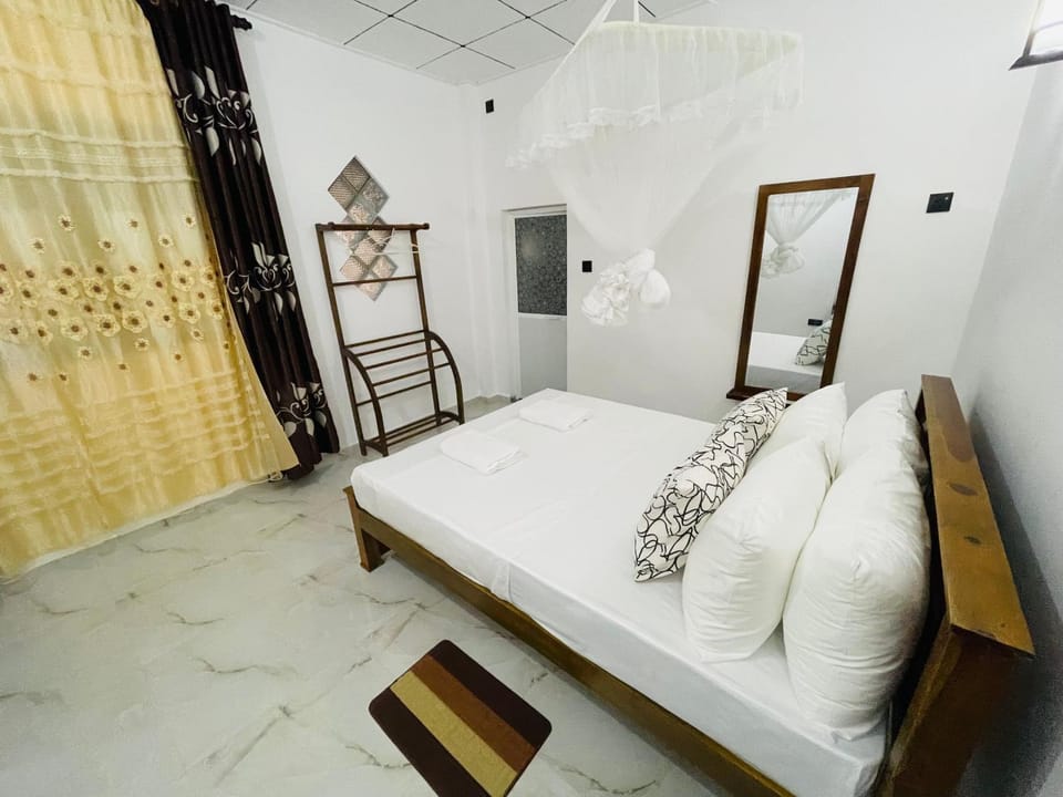 Kanthi Holiday Rest Homestay Bed and Breakfast in Mirissa