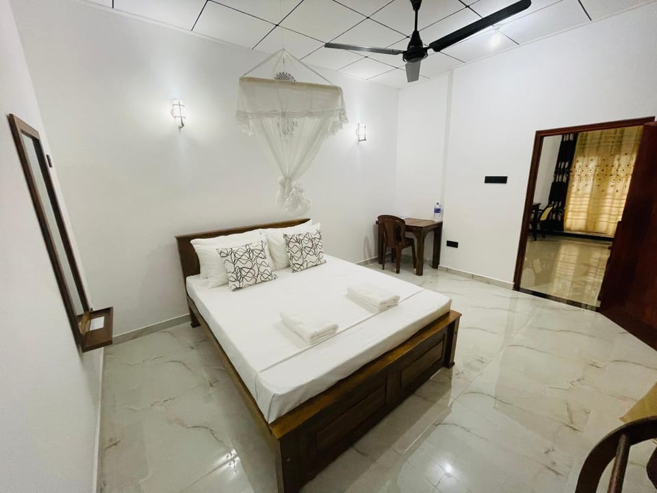Kanthi Holiday Rest Homestay Bed and Breakfast in Mirissa