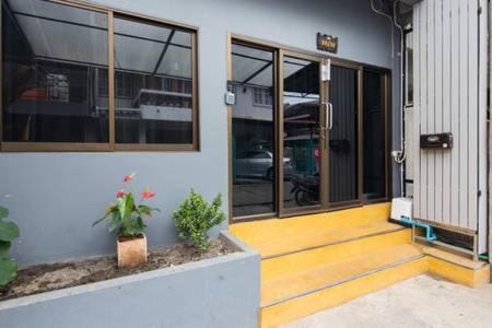 Property building, Facade/entrance