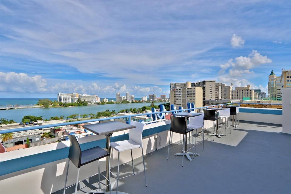 Restaurant/places to eat, Day, View (from property/room), City view, Sea view