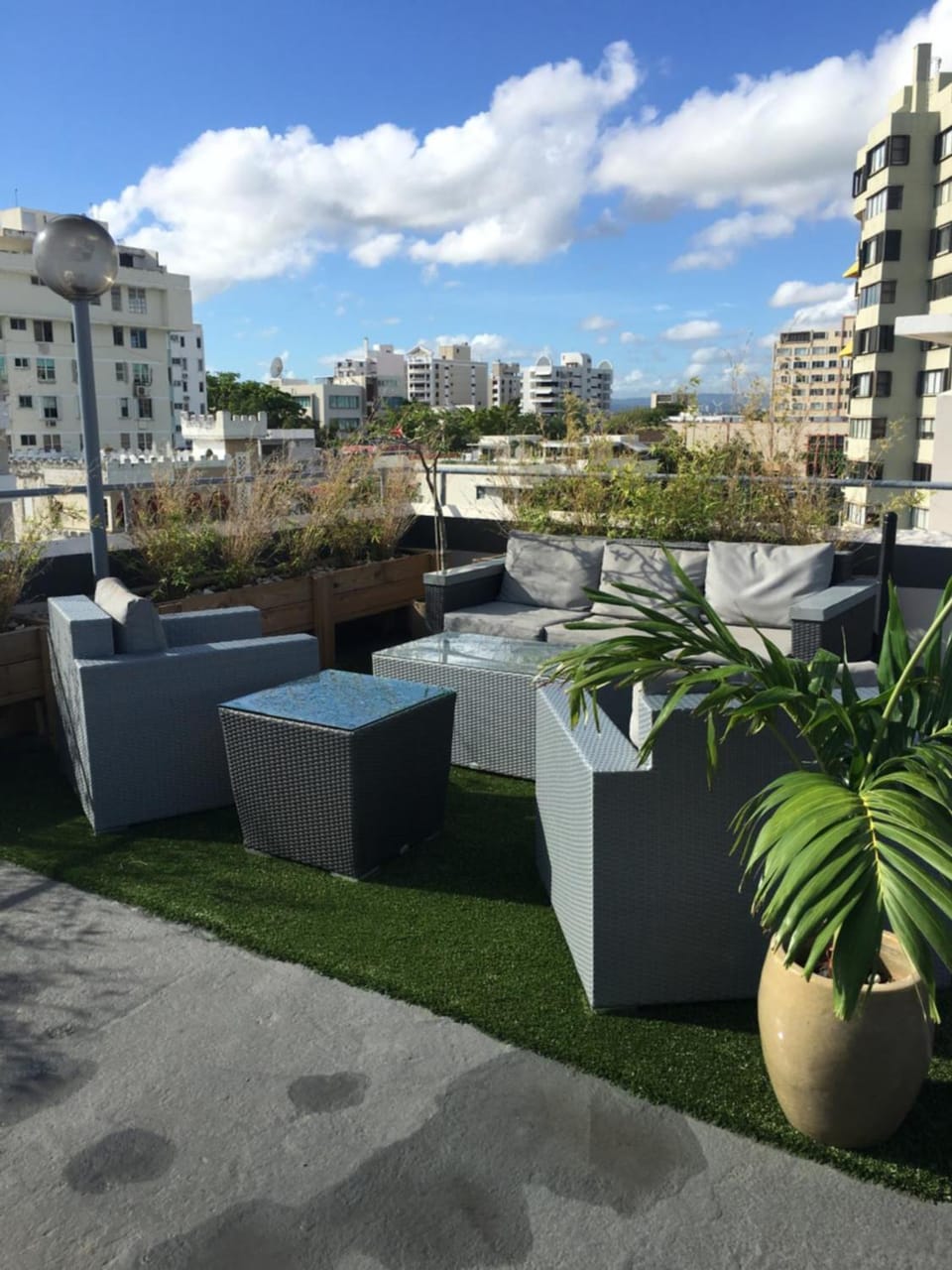 View (from property/room), Balcony/Terrace, Seating area, City view