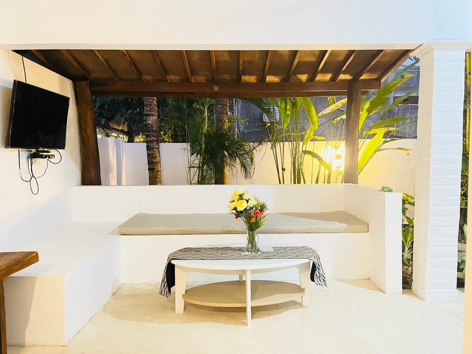 Communal lounge/ TV room