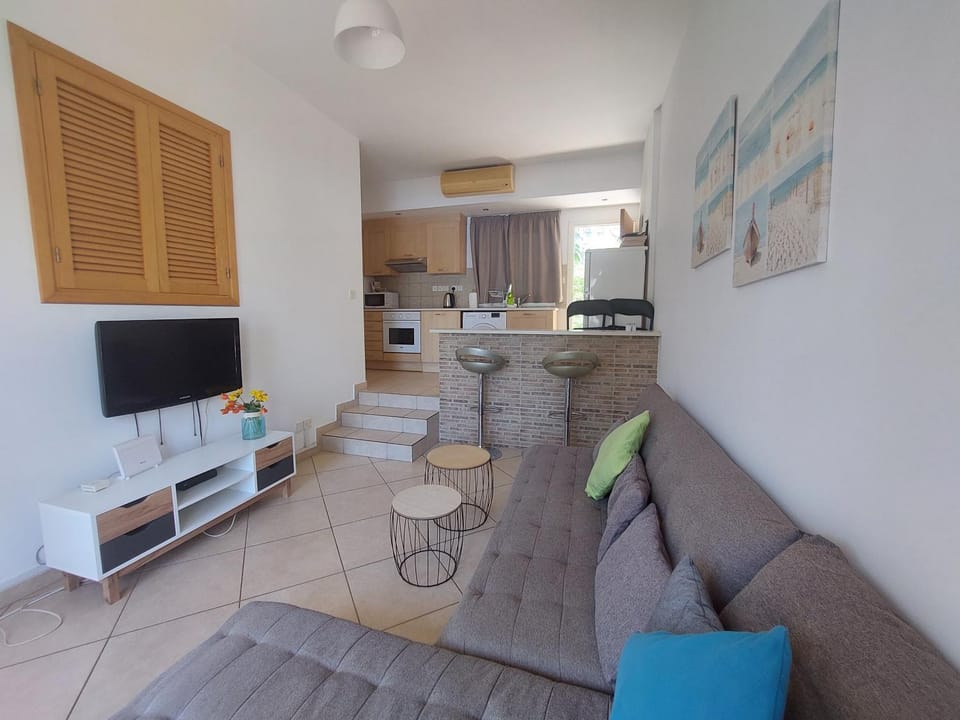 Living room, Seating area, kitchen