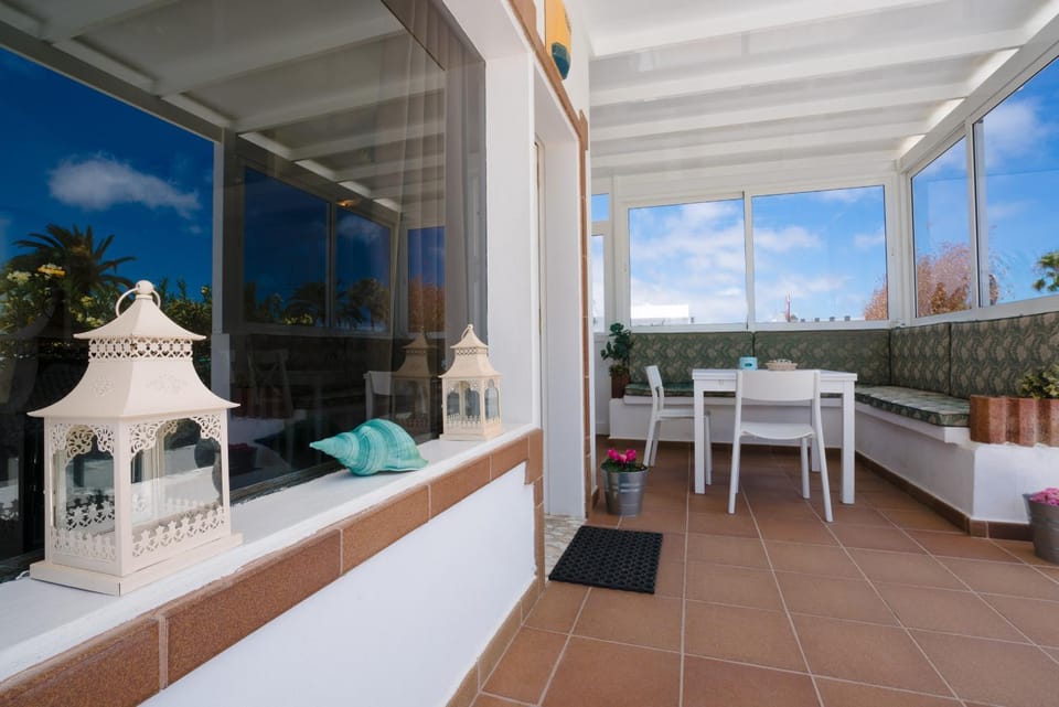 Day, Dining area