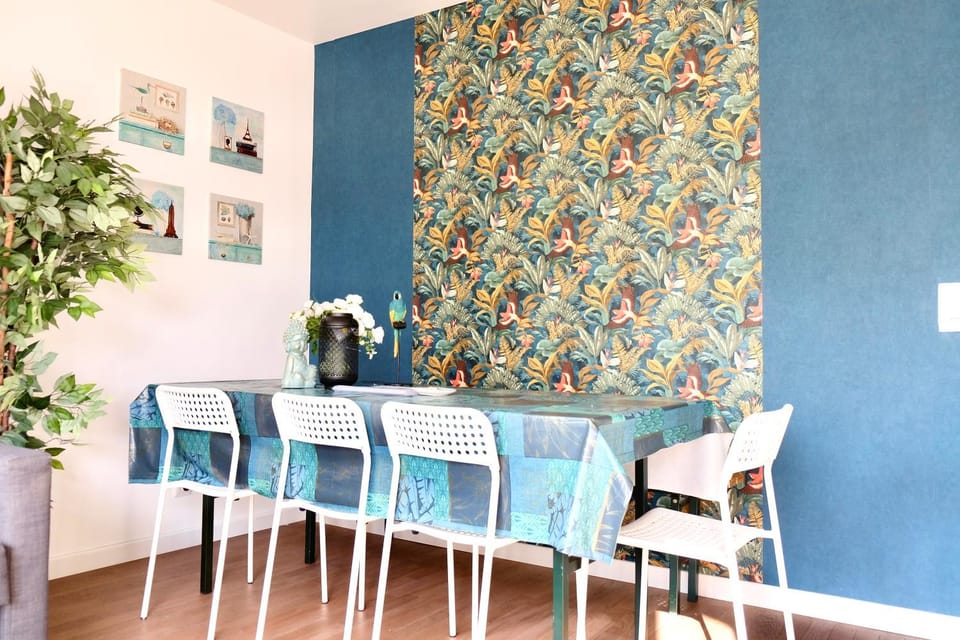 Living room, Dining area