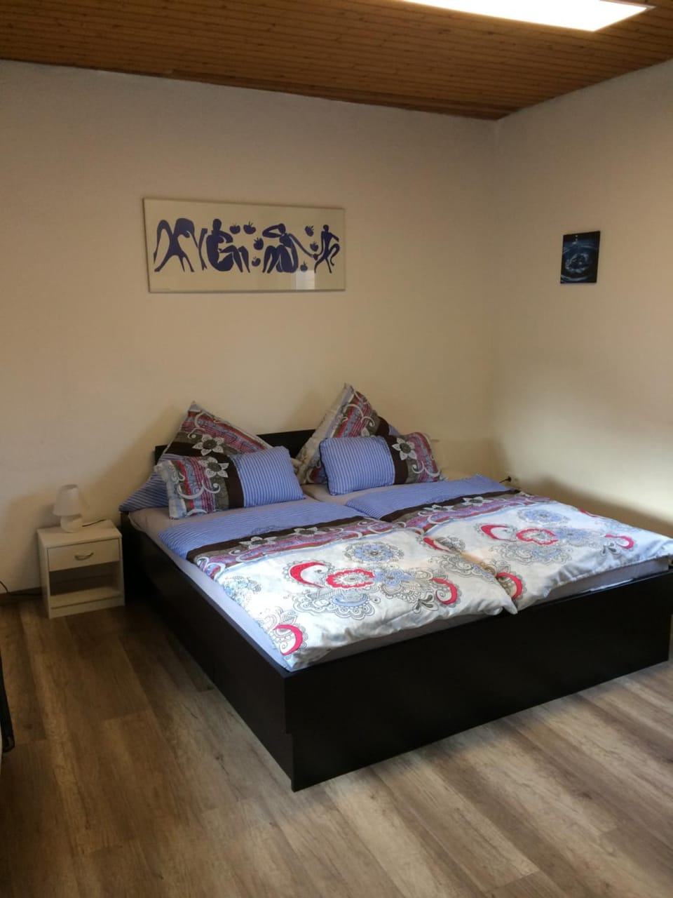 Bed, Photo of the whole room, Decorative detail, Bedroom