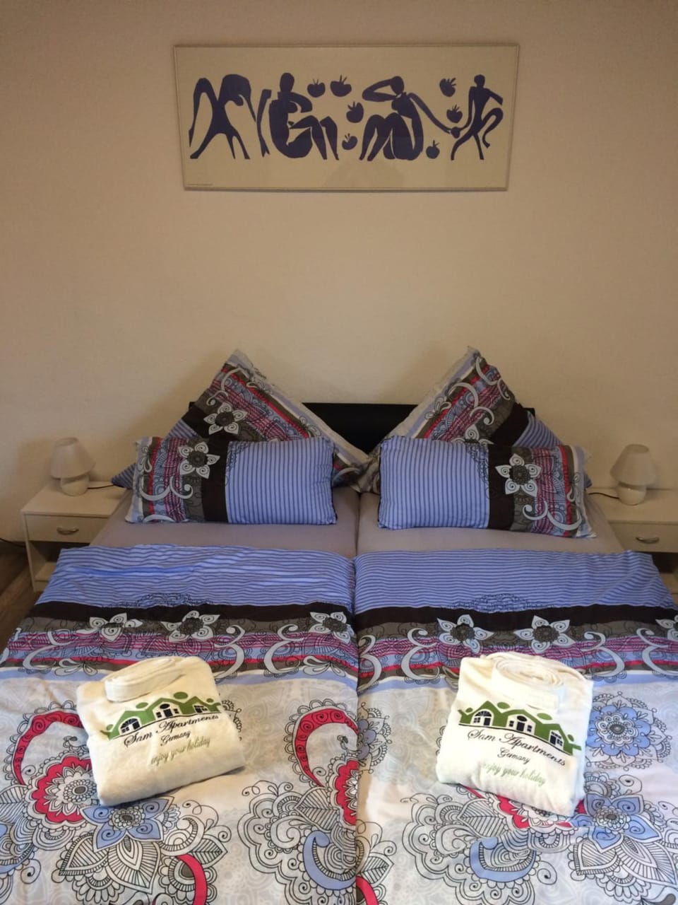 Bed, Photo of the whole room, Decorative detail, Bedroom