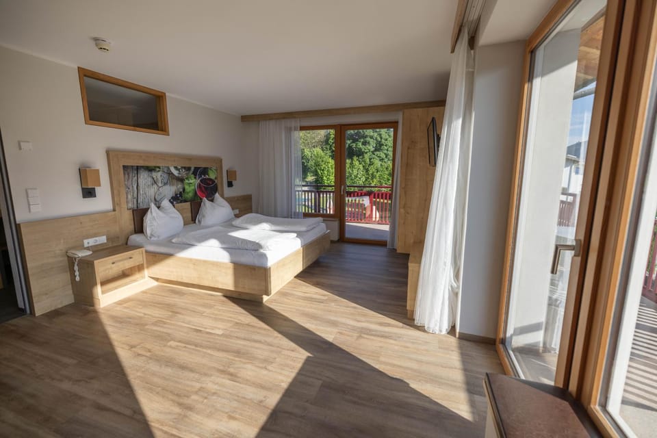 Bed, Living room, Photo of the whole room, Seating area, Bedroom