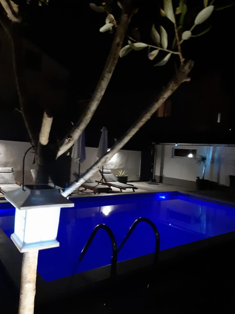 Night, Pool view