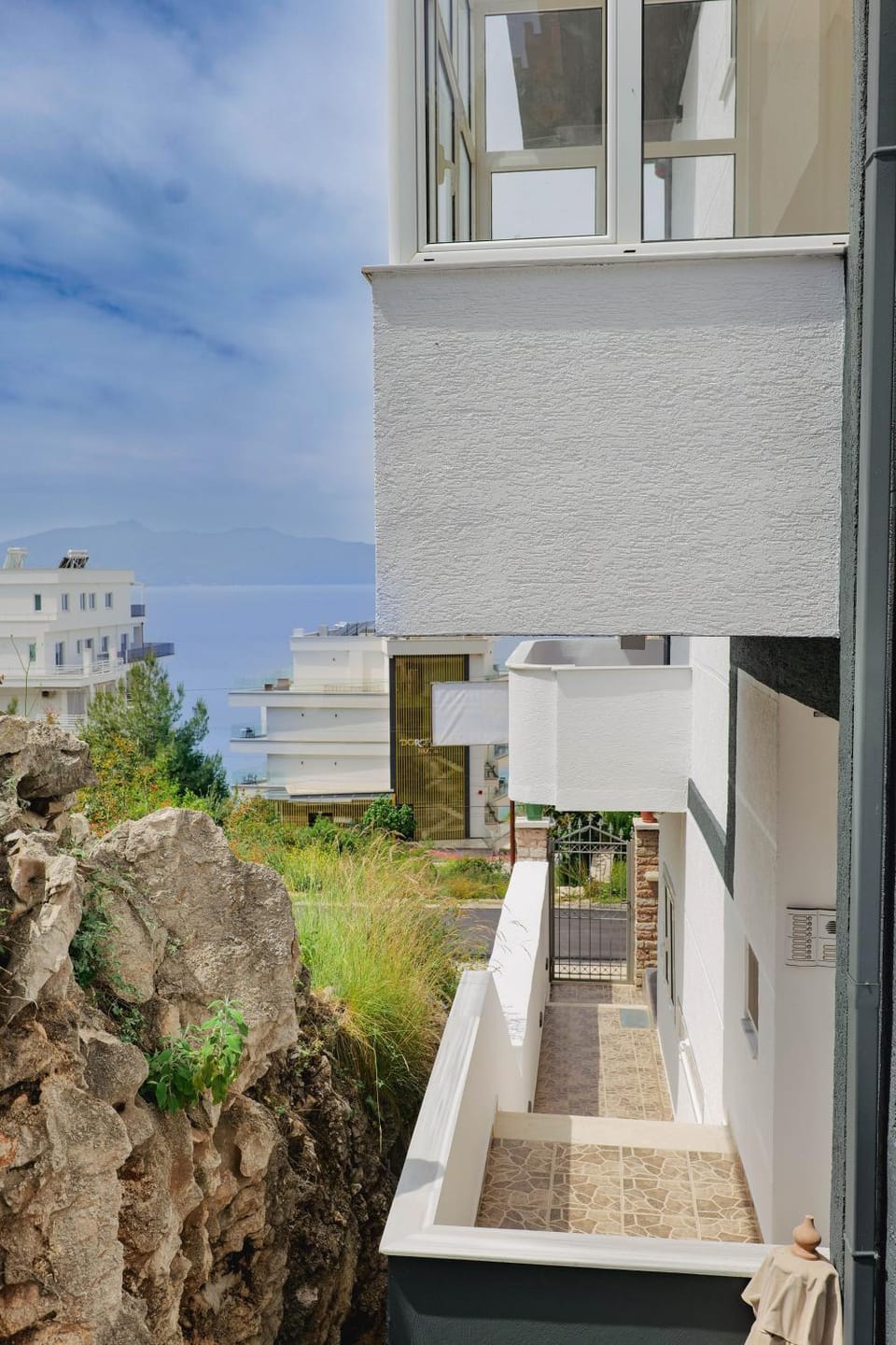 Facade/entrance