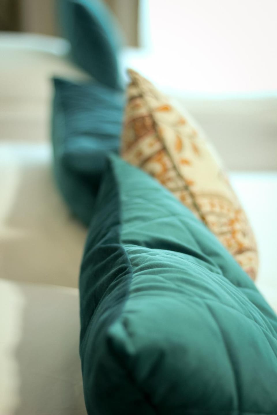 Bed, Living room, Photo of the whole room, Seating area, Bedroom