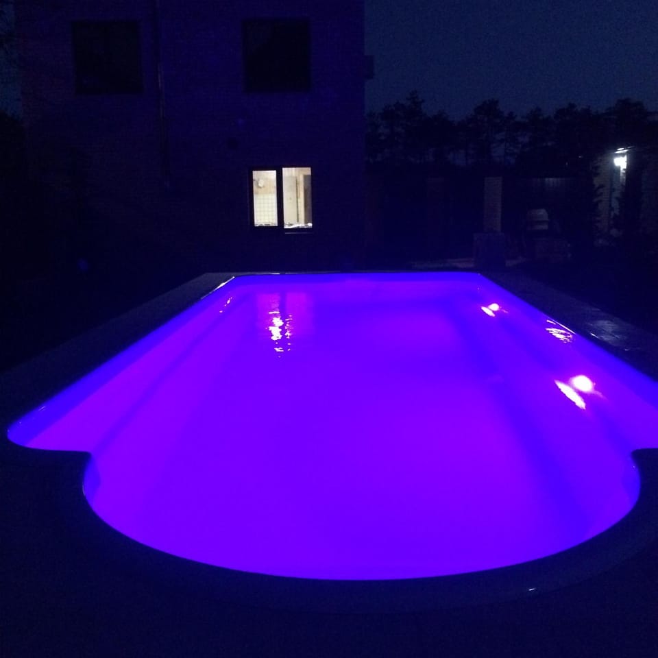 Swimming pool, Swimming pool