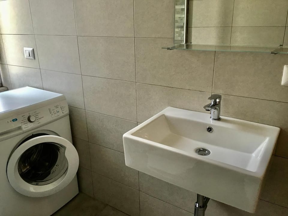 Bathroom, washing machine