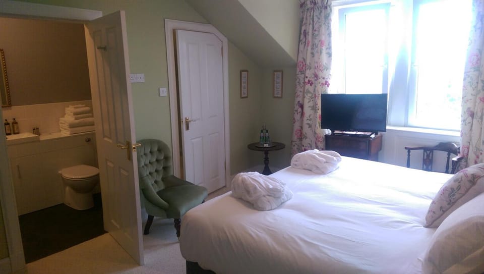 Bathroom, Bedroom