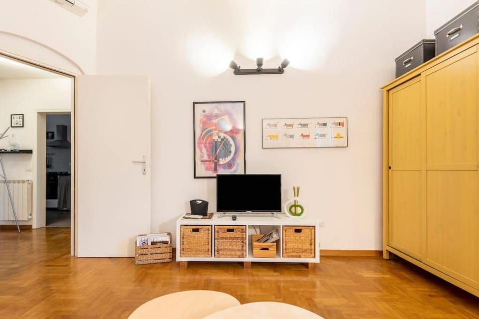 TV and multimedia, wardrobe