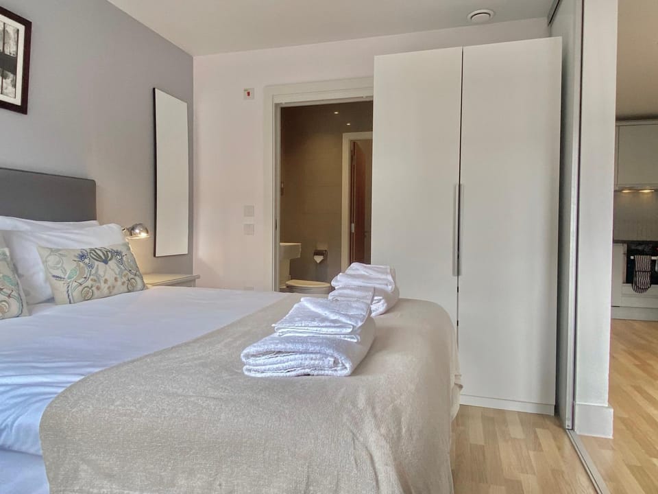 Bed, Bedroom, towels, wardrobe