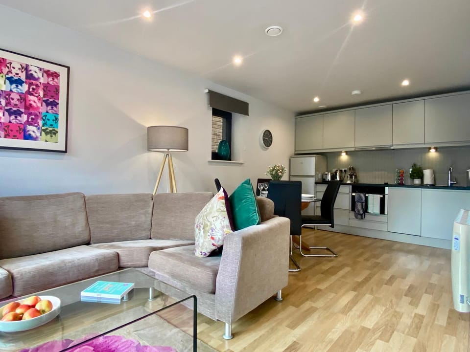 Living room, Dining area, kitchen