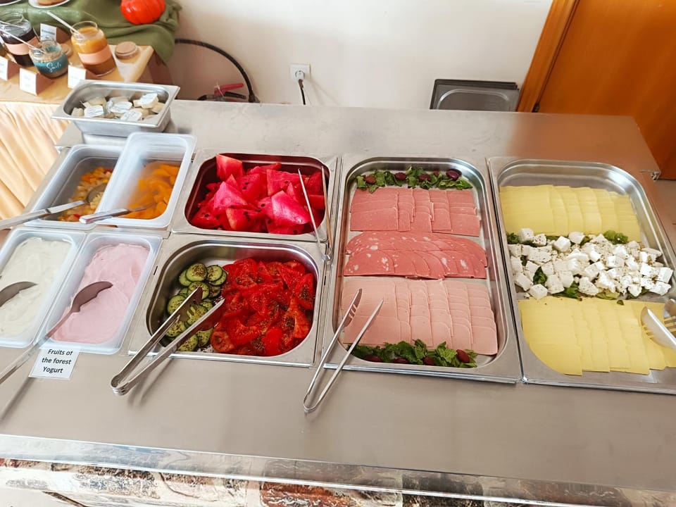 Breakfast, Buffet breakfast