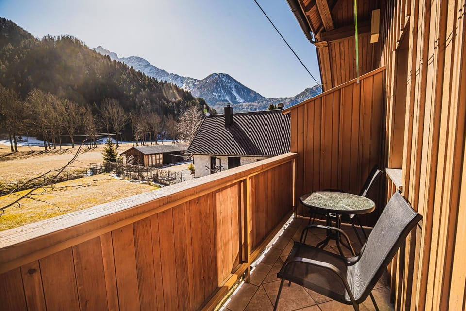 Balcony/Terrace, Mountain view