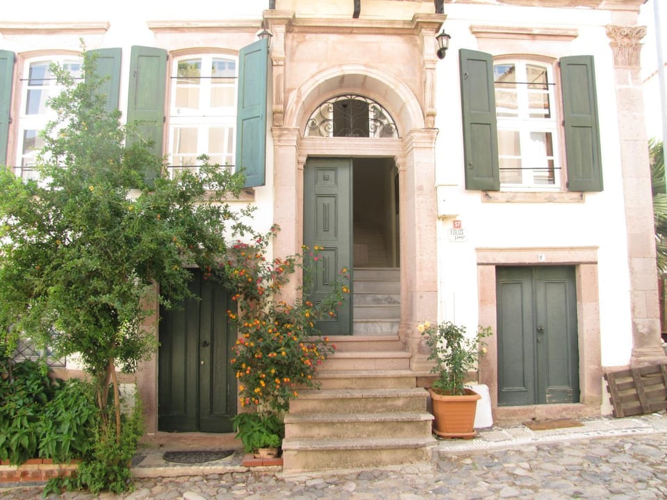 Property building, Facade/entrance