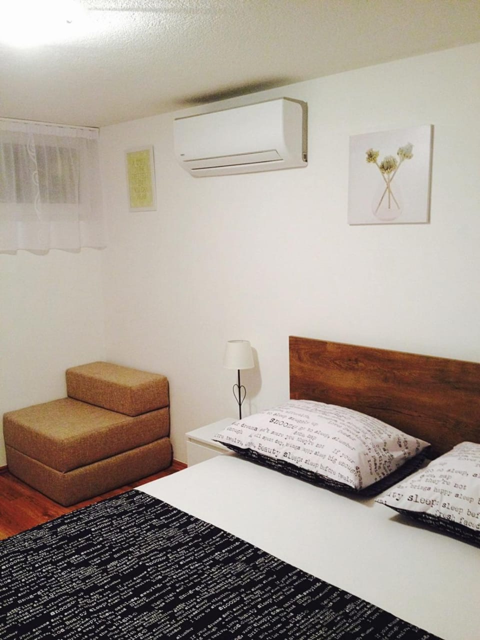 Bed, Bedroom, air conditioner