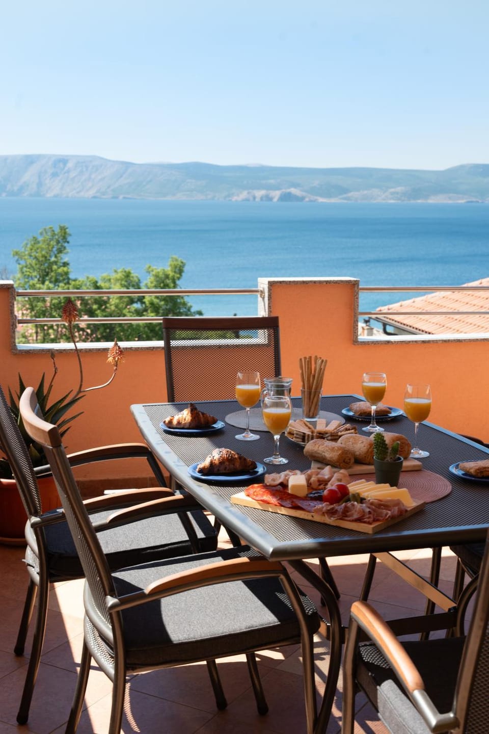 Balcony/Terrace, Seating area, Dining area, Sea view