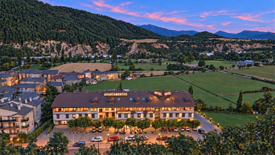 Property building, Bird's eye view, Mountain view