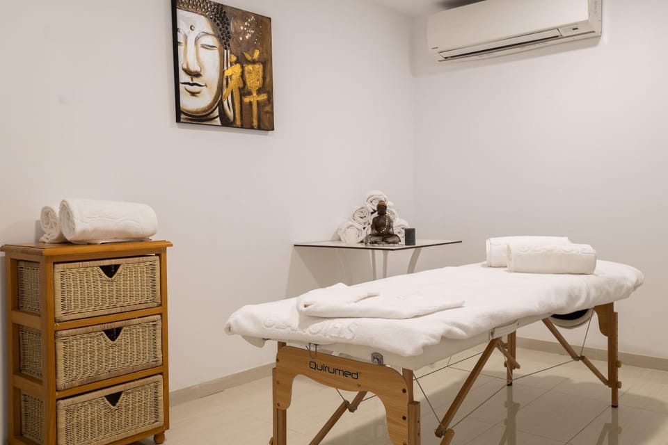 Massage, Area and facilities