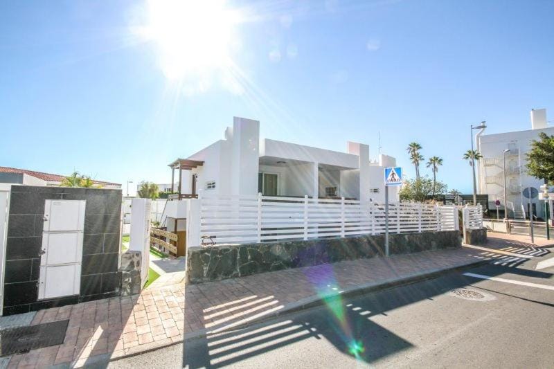 Property building, Street view