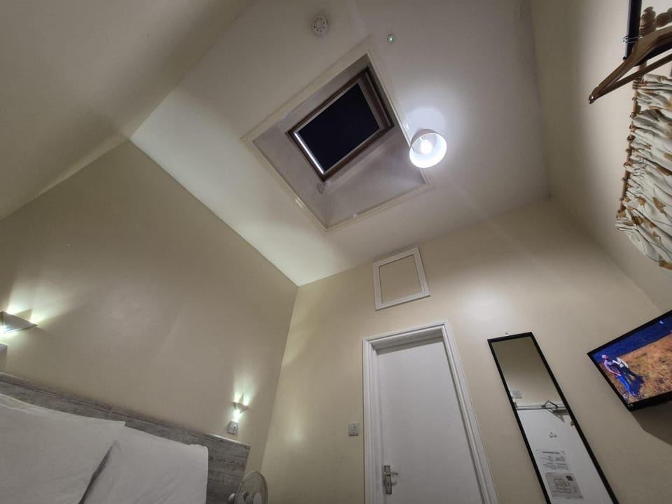 Victorin House - All rooms are EN-SUITE Bed and Breakfast in Portsmouth