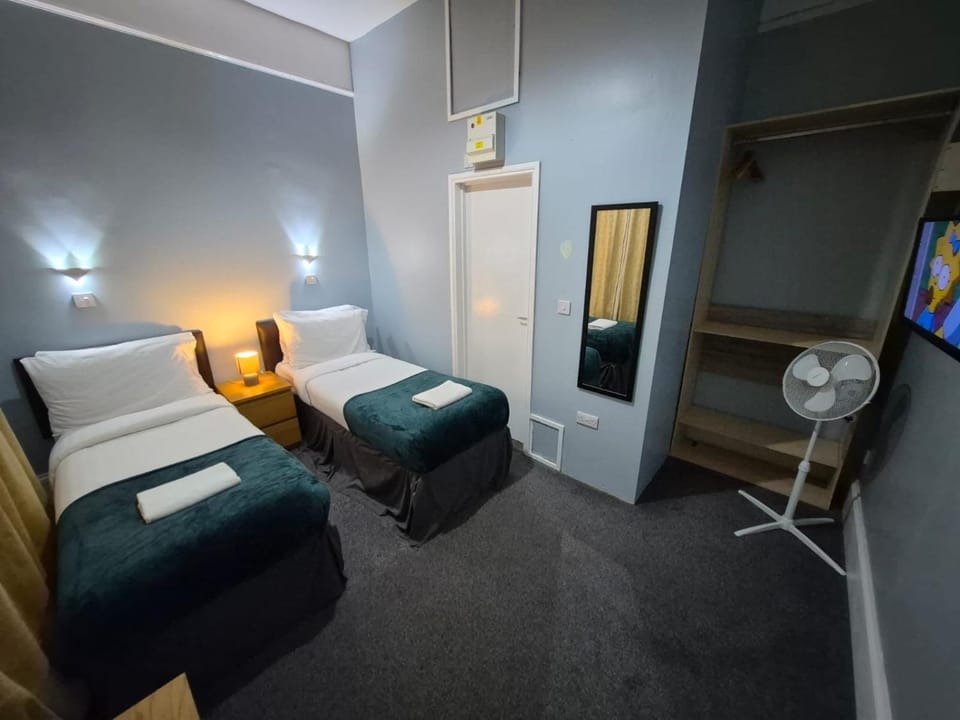 Victorin House - All rooms are EN-SUITE Bed and Breakfast in Portsmouth